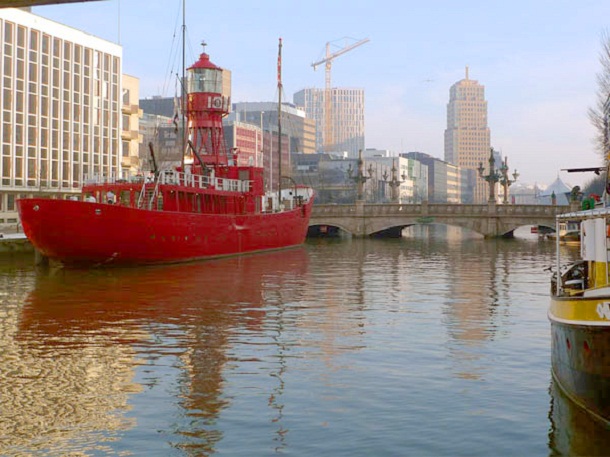 Rotterdamse Haven bij lichtschip Tinto