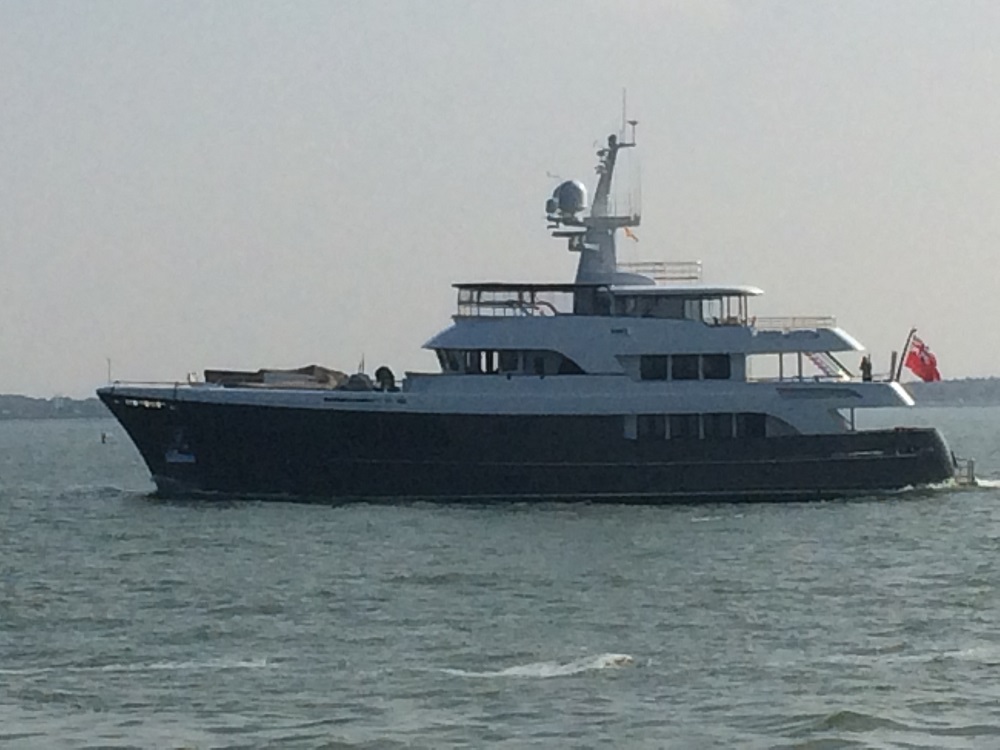 Superjacht op het Markermeer, donderdag 18-9-2014